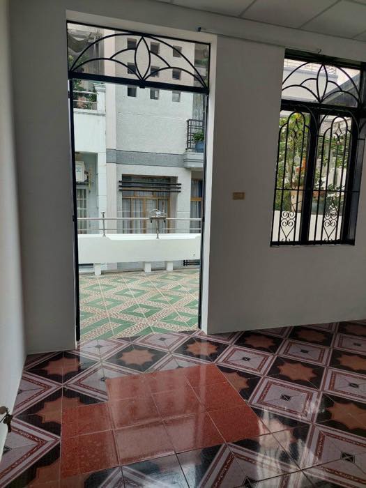 CÁCH MẶT TIỀN CHỈ 20M - 3 TẦNG BTCT NGAY KHU CHỢ VẢI SẦM UẤT.